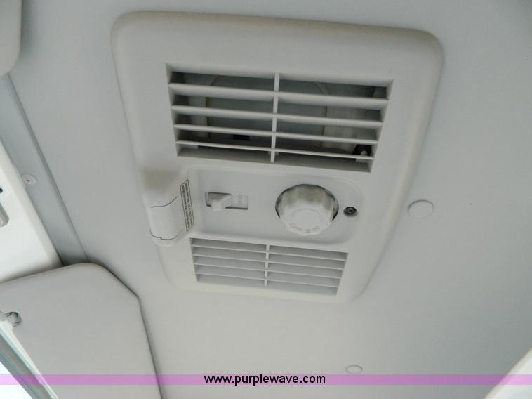 image for item D6069 2005 Isuzu NPR cab and chassis