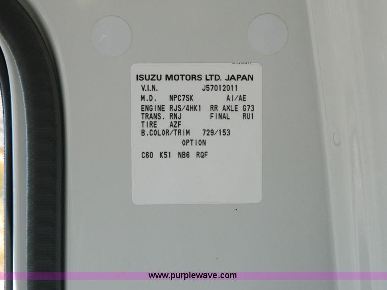 image for item D6069 2005 Isuzu NPR cab and chassis