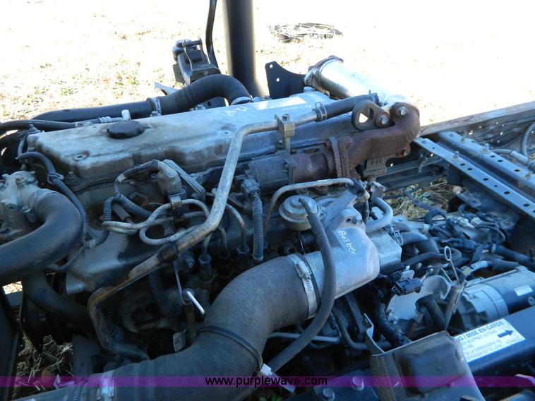 image for item D6069 2005 Isuzu NPR cab and chassis