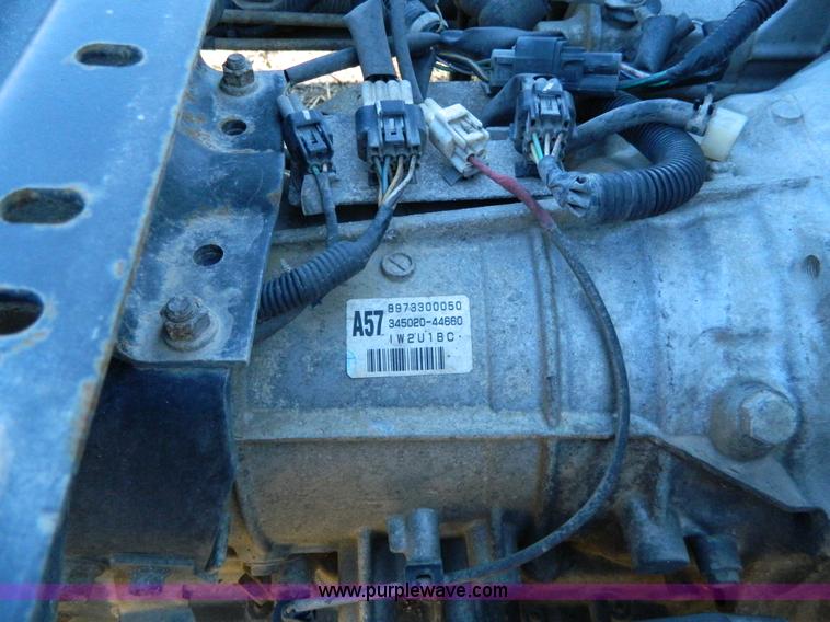 image for item D6069 2005 Isuzu NPR cab and chassis