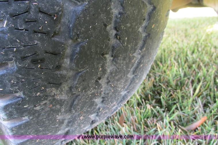 image for item E5216 2008 GMC Savana G2500 van