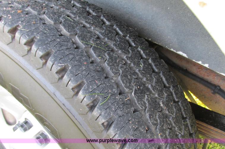 image for item E5216 2008 GMC Savana G2500 van