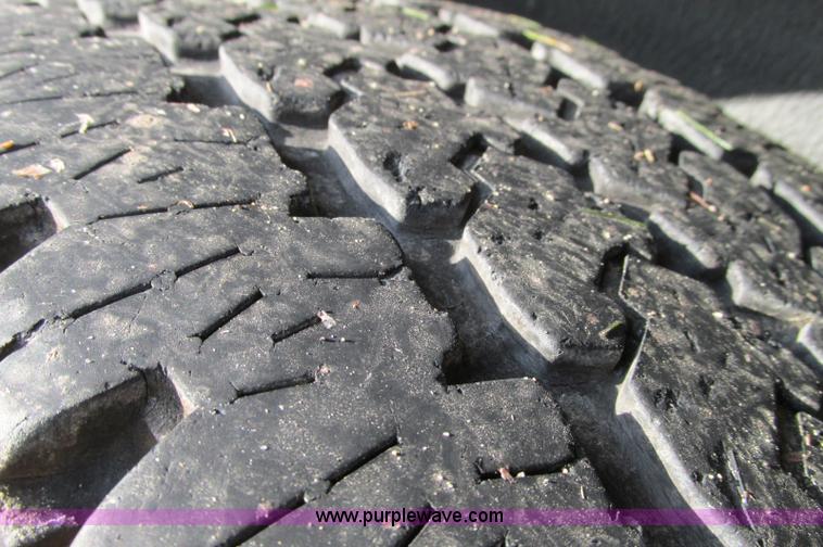 image for item E5216 2008 GMC Savana G2500 van