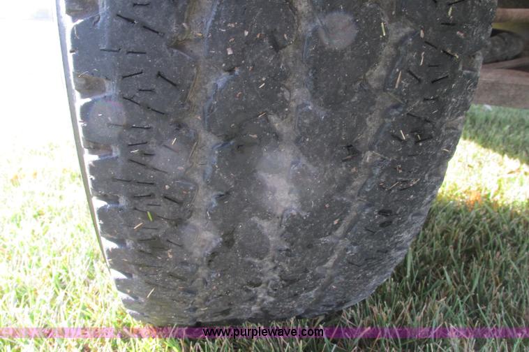 image for item E5216 2008 GMC Savana G2500 van