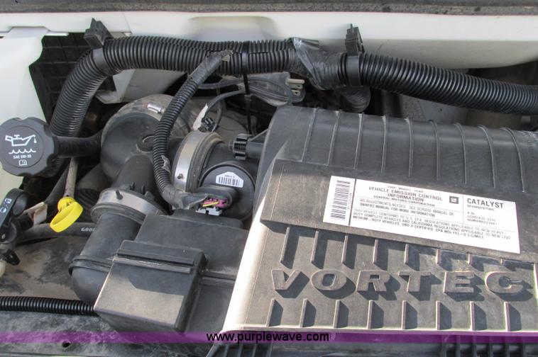 image for item E5216 2008 GMC Savana G2500 van