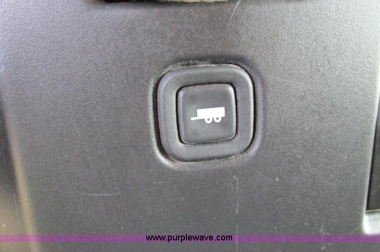 image for item E5216 2008 GMC Savana G2500 van