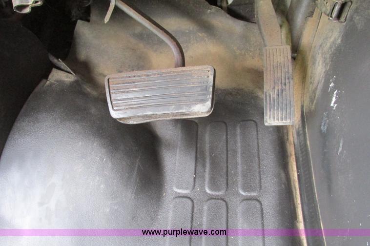 image for item E5216 2008 GMC Savana G2500 van