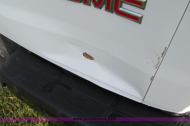 image for item E5216 2008 GMC Savana G2500 van