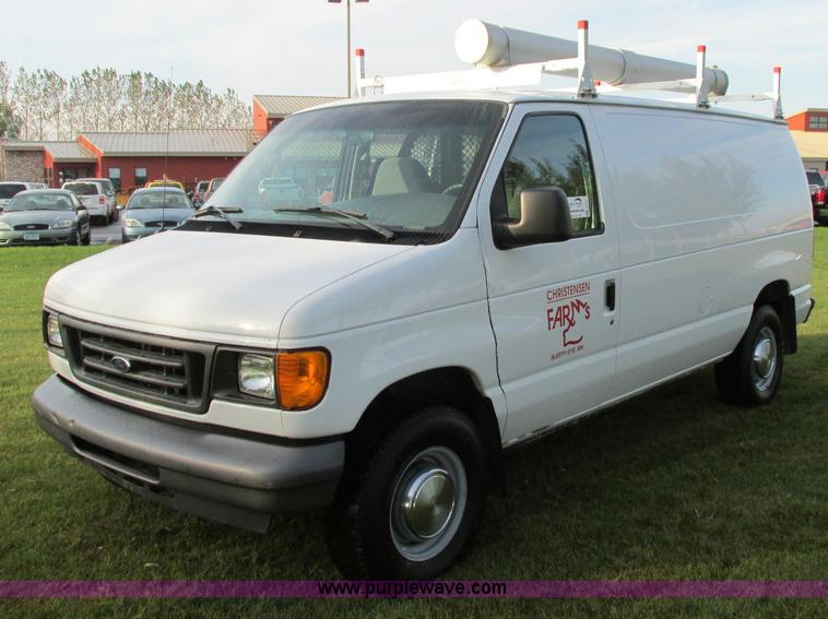 image for item E5217 2006 Ford E350 Super Duty van