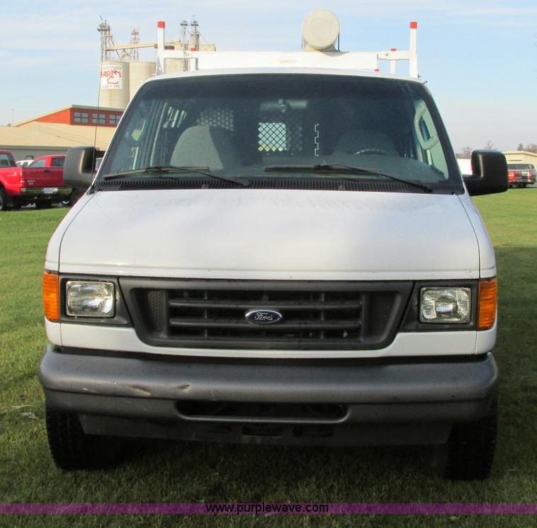 image for item E5217 2006 Ford E350 Super Duty van