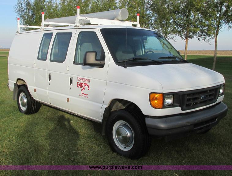 image for item E5217 2006 Ford E350 Super Duty van