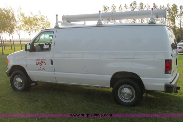 image for item E5217 2006 Ford E350 Super Duty van
