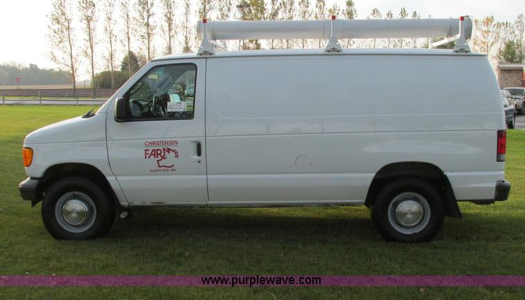 image for item E5217 2006 Ford E350 Super Duty van