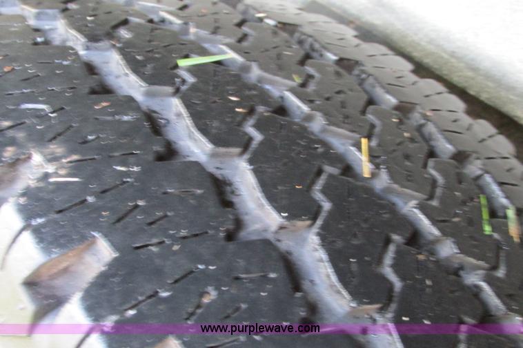 image for item E5217 2006 Ford E350 Super Duty van