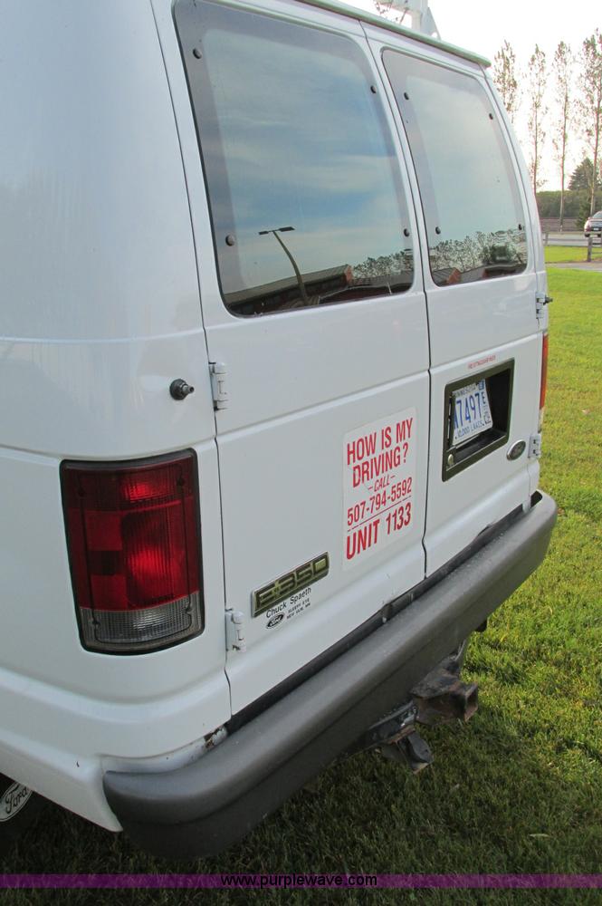 image for item E5217 2006 Ford E350 Super Duty van