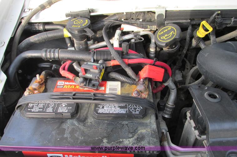 image for item E5217 2006 Ford E350 Super Duty van