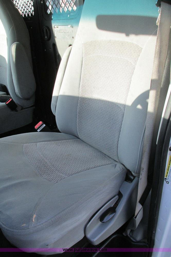 image for item E5217 2006 Ford E350 Super Duty van