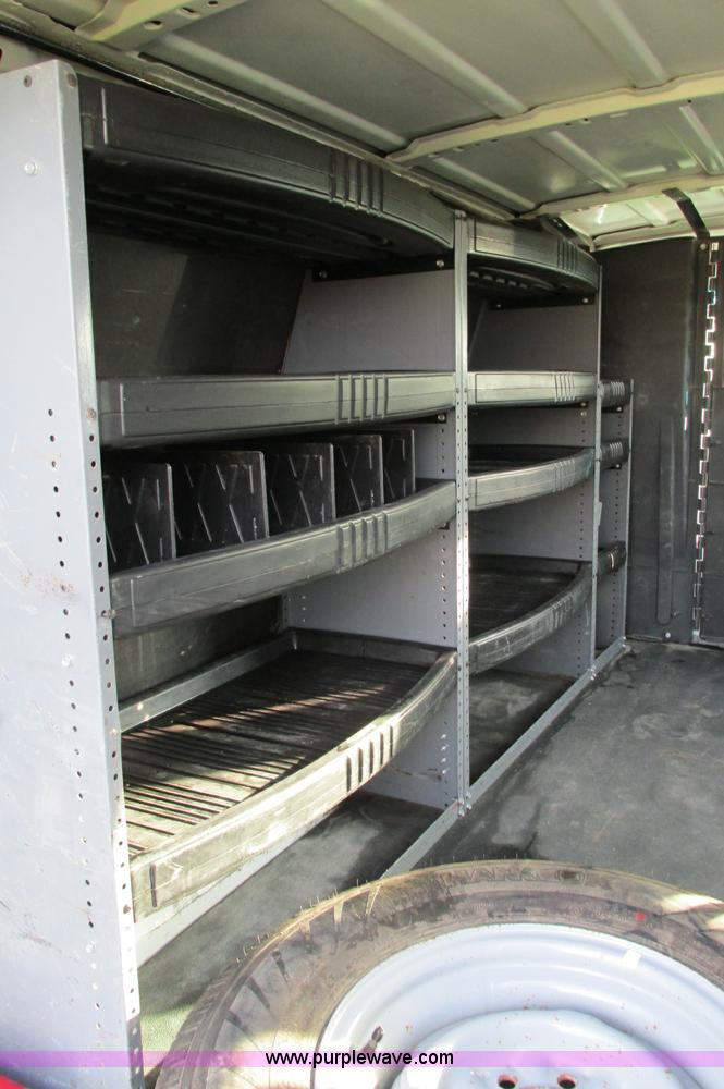 image for item E5217 2006 Ford E350 Super Duty van