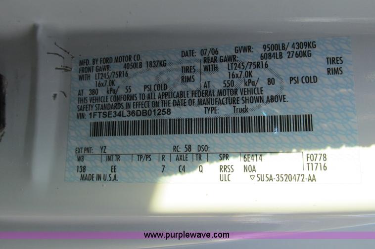 image for item E5217 2006 Ford E350 Super Duty van