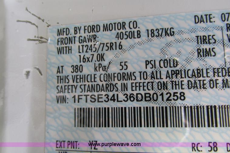 image for item E5217 2006 Ford E350 Super Duty van