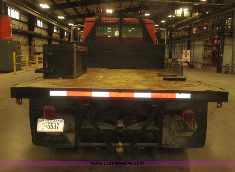 image for item F7192 1979 International 1624 S Series flatbed truck