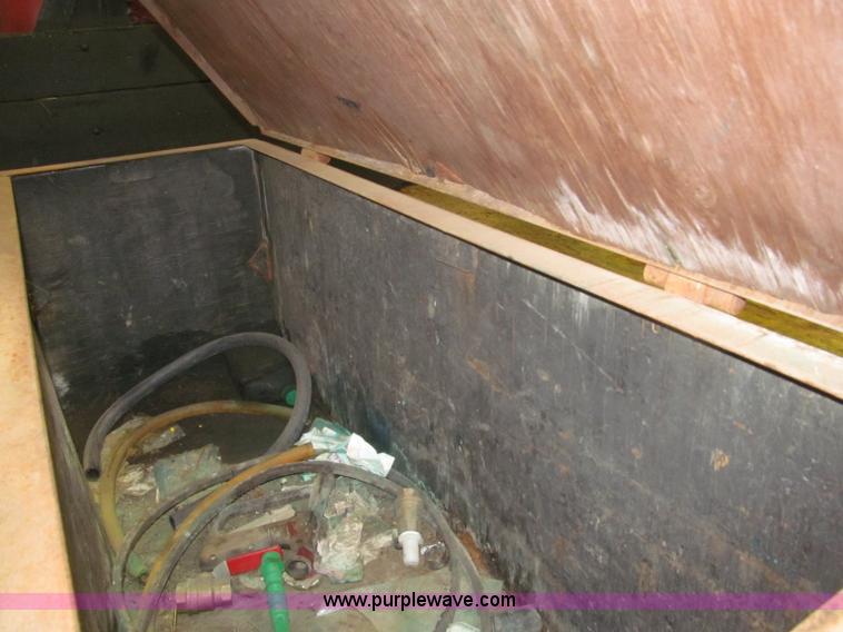 image for item F7192 1979 International 1624 S Series flatbed truck