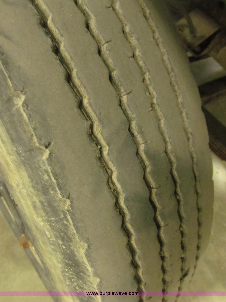 image for item F7192 1979 International 1624 S Series flatbed truck