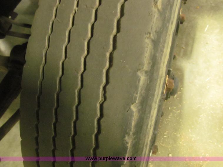 image for item F7192 1979 International 1624 S Series flatbed truck