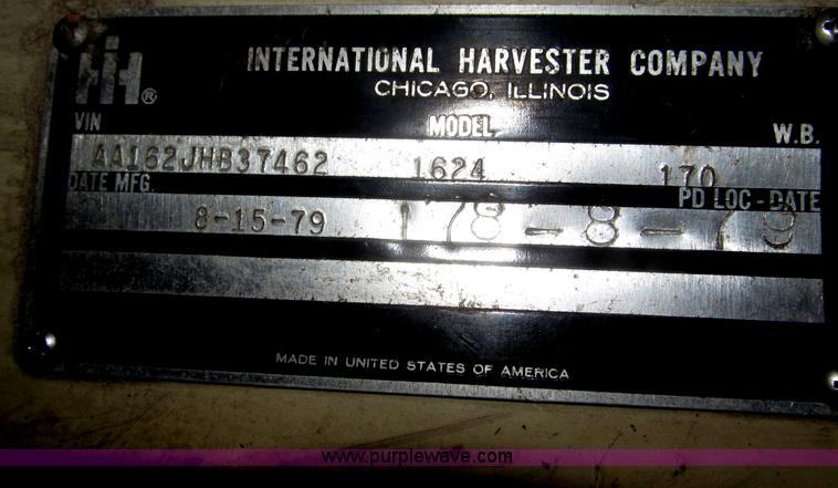 image for item F7192 1979 International 1624 S Series flatbed truck