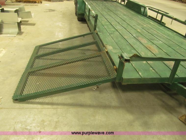 image for item F7193 2005 Outlaw 22' utility trailer