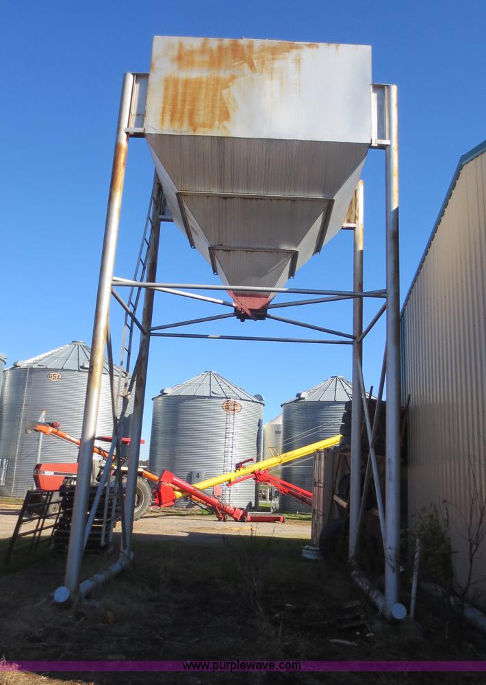 image for item F8038 Approximately 600 bushel overhead bin