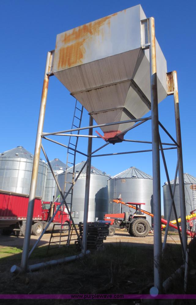 image for item F8038 Approximately 600 bushel overhead bin