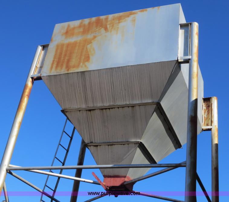 image for item F8038 Approximately 600 bushel overhead bin