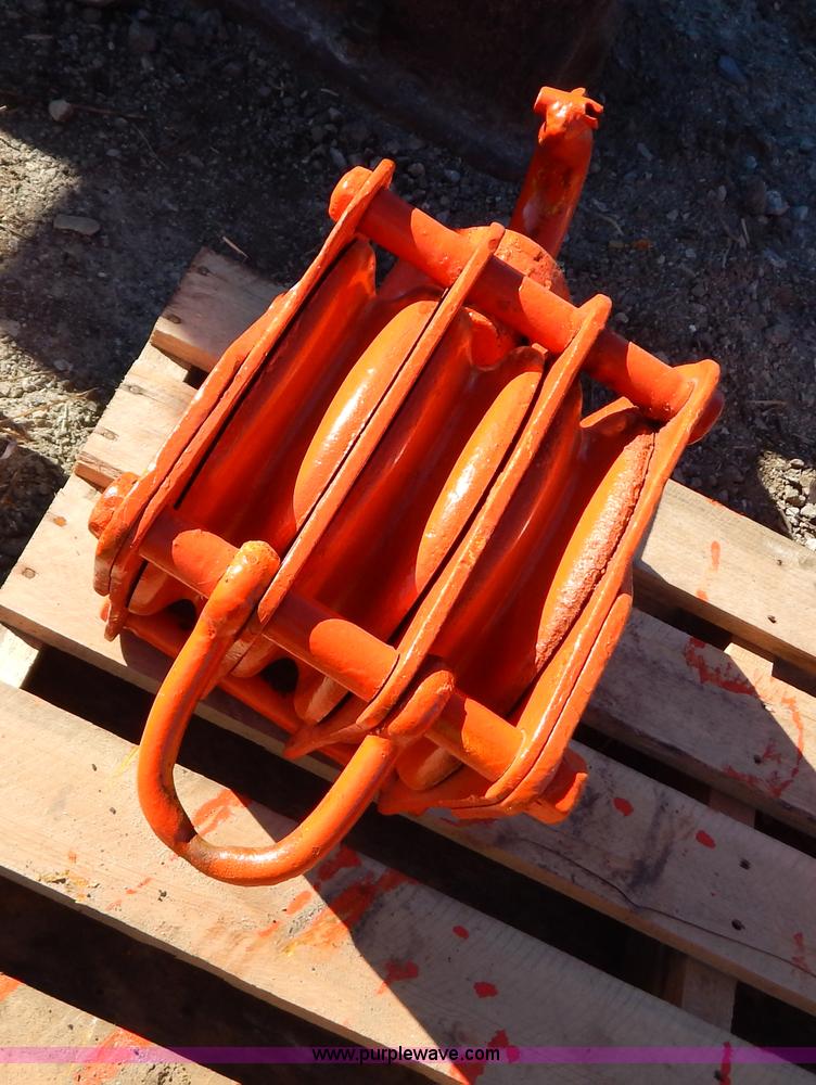 image for item H3972 Three sheave lift block