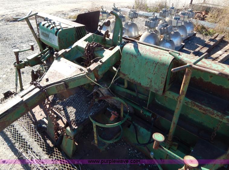 image for item H3975 Layton TB800 paver