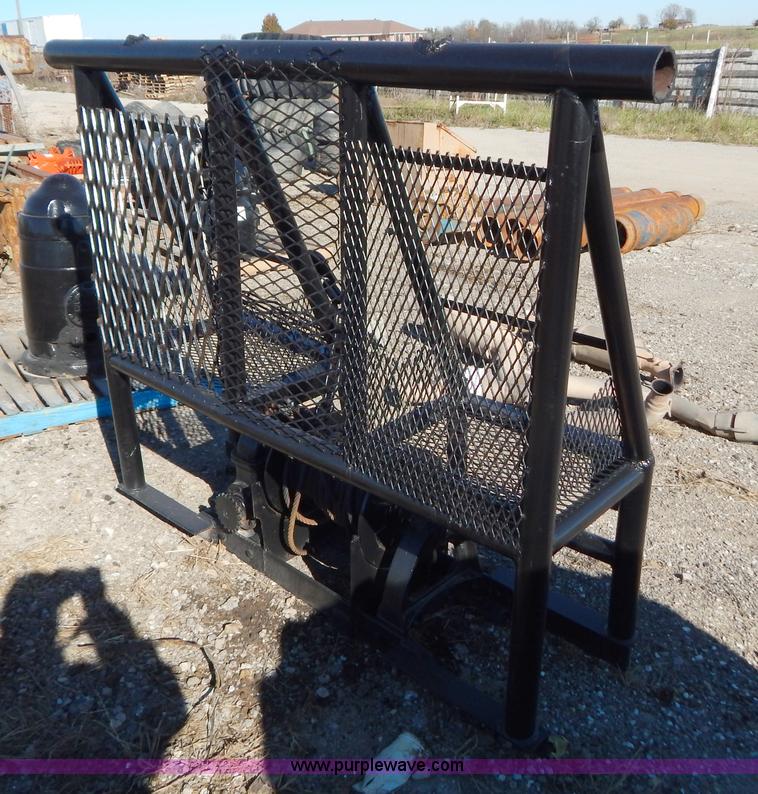 image for item H3977 Tulsa winch