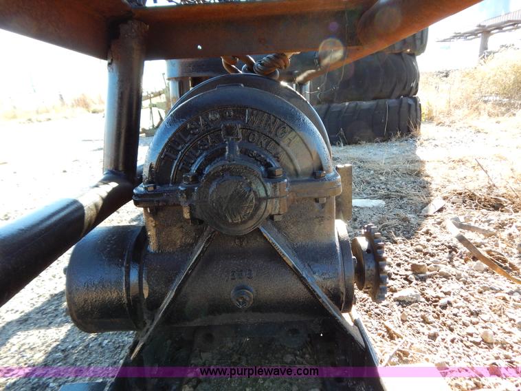 image for item H3977 Tulsa winch