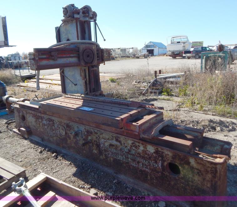image for item H3981 Rockford vertical mill