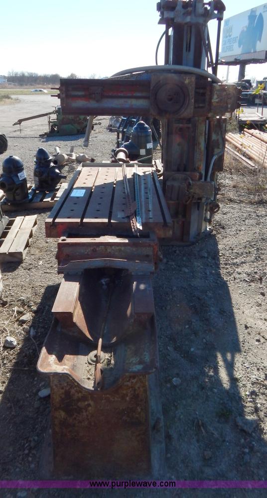 image for item H3981 Rockford vertical mill