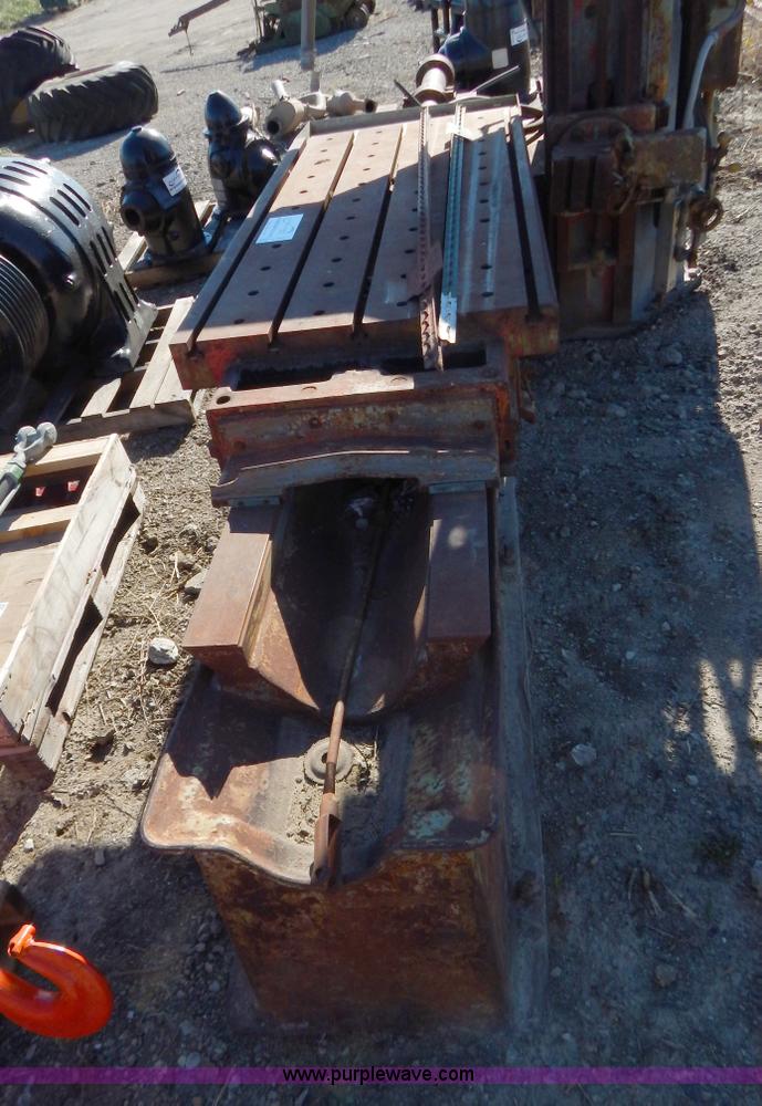 image for item H3981 Rockford vertical mill