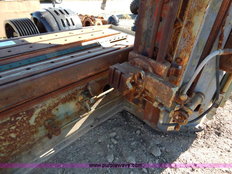 image for item H3981 Rockford vertical mill