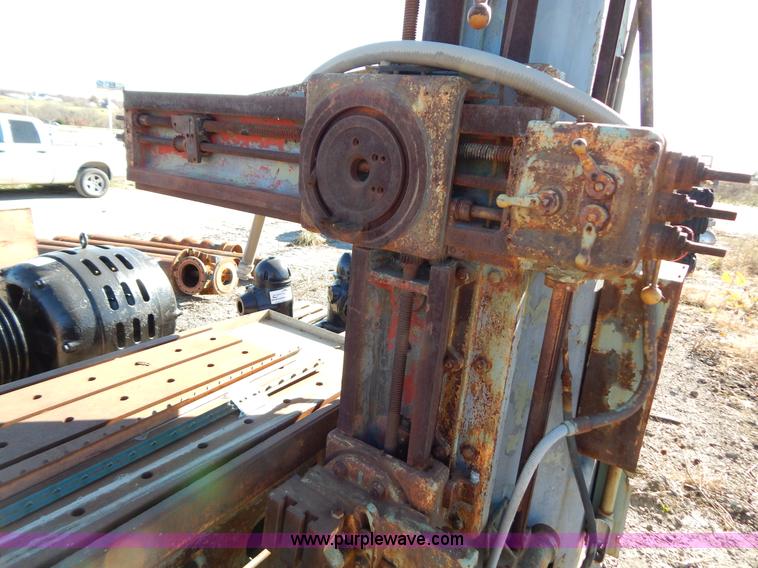 image for item H3981 Rockford vertical mill