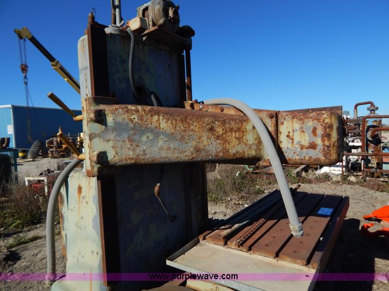 image for item H3981 Rockford vertical mill