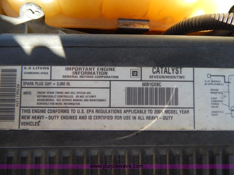 image for item H3998 2001 Chevrolet 3500 LS utility truck