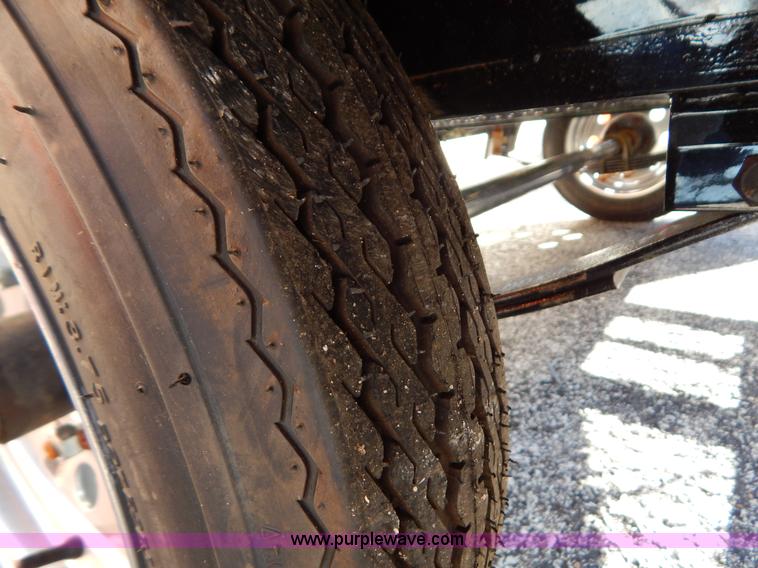 image for item H3999 2011 Billy Goat D21401SE lawn and leaf debris loader