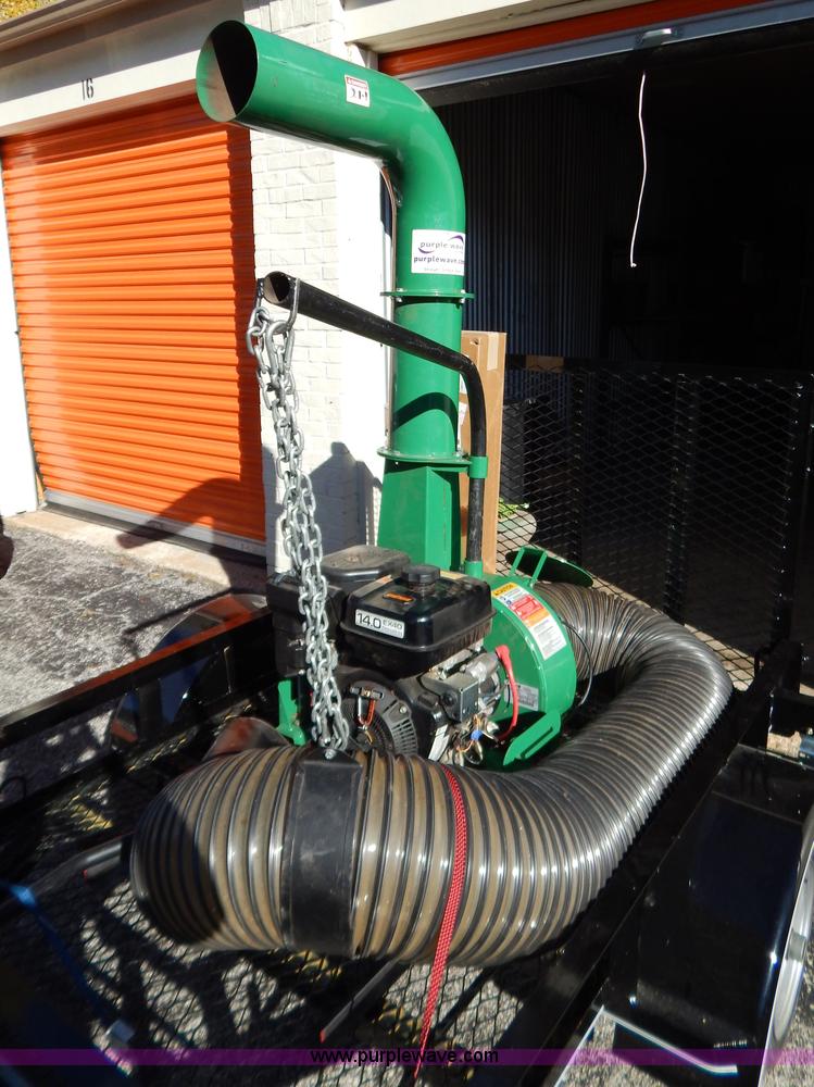 image for item H3999 2011 Billy Goat D21401SE lawn and leaf debris loader