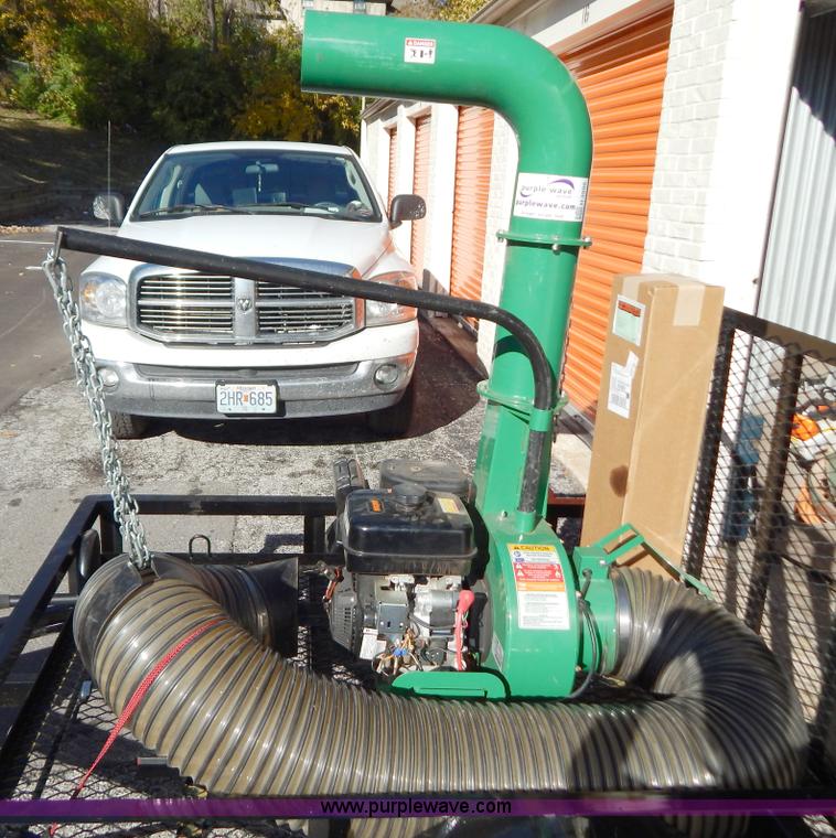 image for item H3999 2011 Billy Goat D21401SE lawn and leaf debris loader