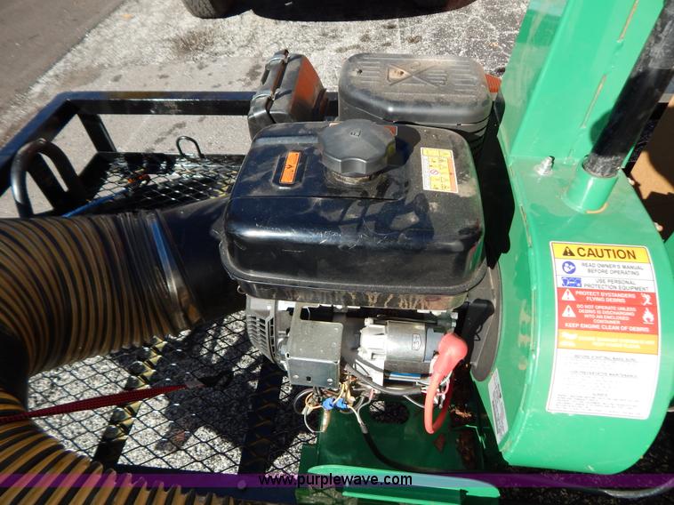 image for item H3999 2011 Billy Goat D21401SE lawn and leaf debris loader