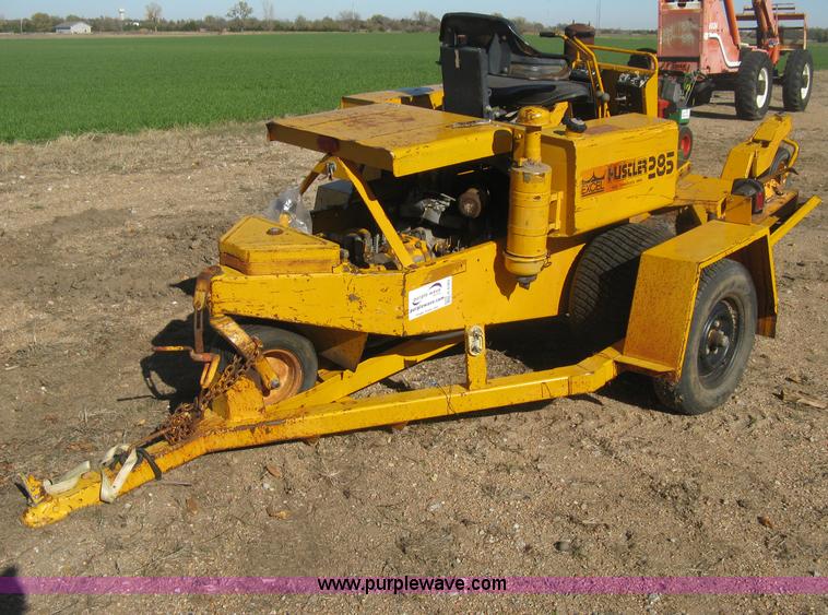 image for item H4382 Hustler 285 ZTR lawn mower