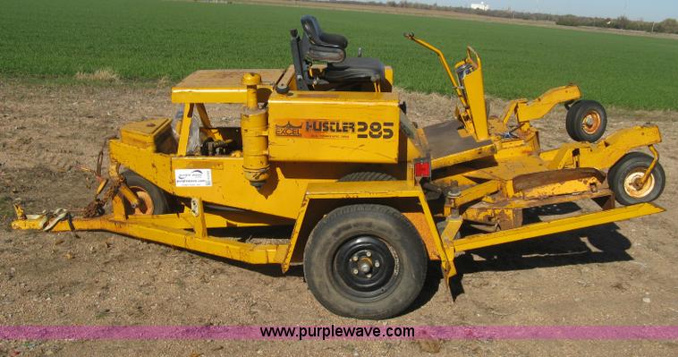 image for item H4382 Hustler 285 ZTR lawn mower